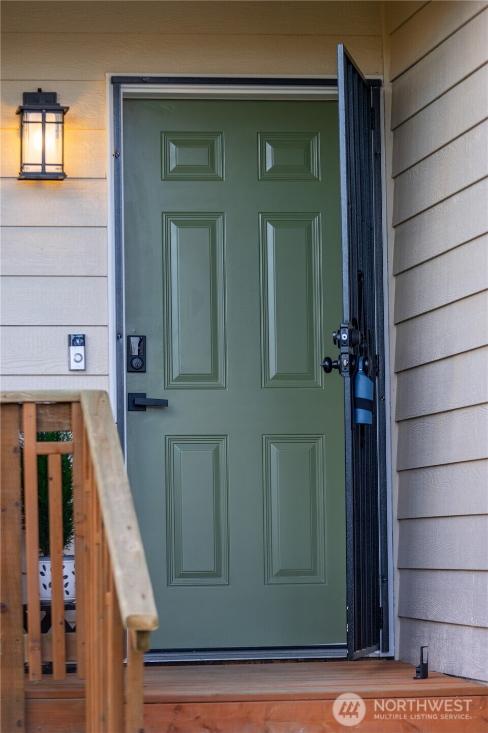 1422 E Wright Avenue , Tacoma, WA 98404