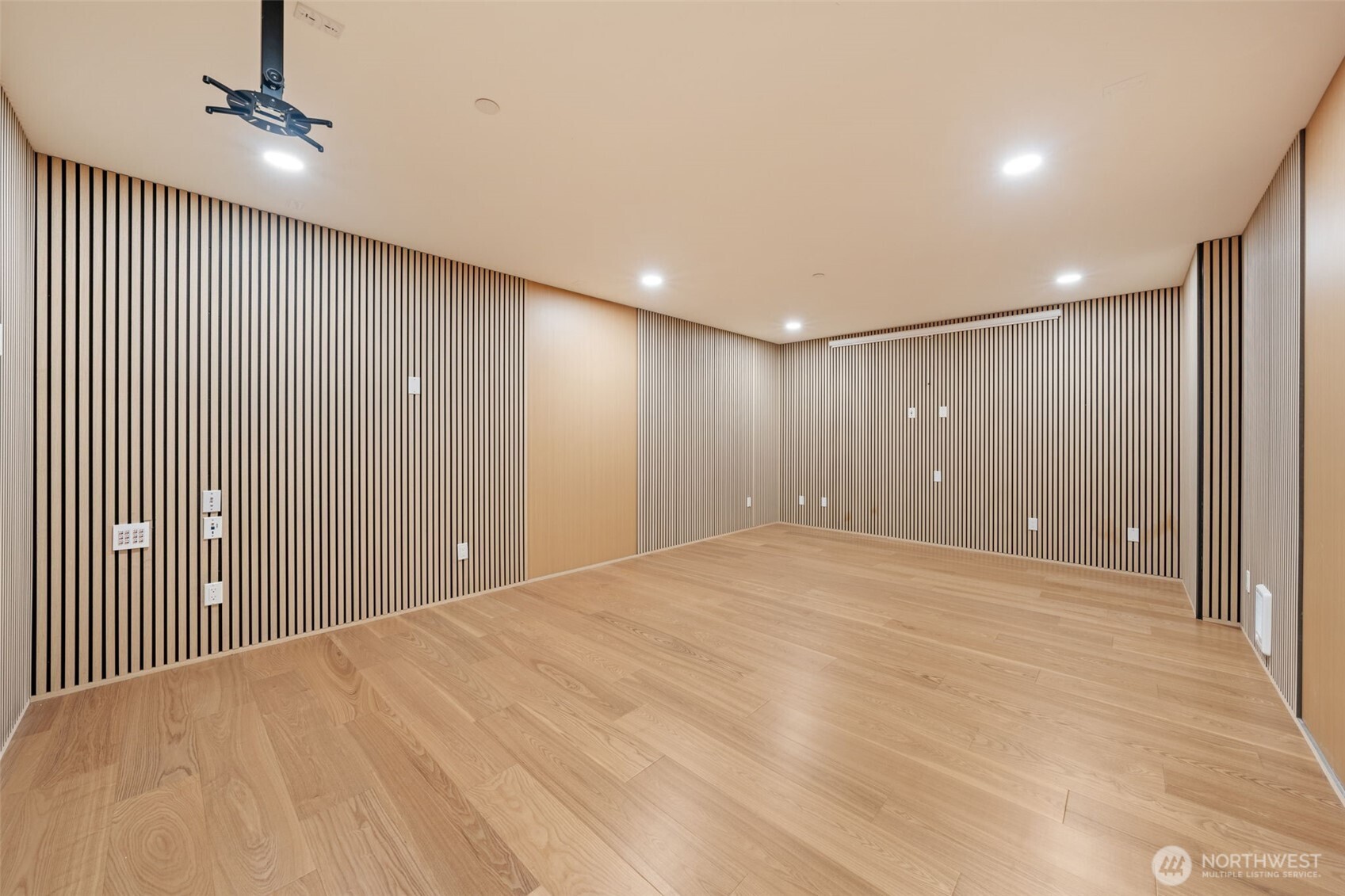 7905 240th Street SW, Edmonds, WA 98026