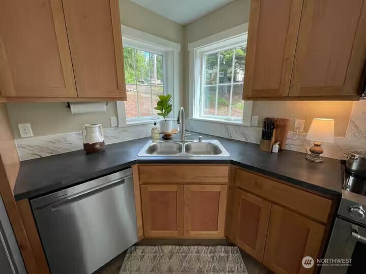 108 Chief Kiona , Silver Creek, WA 98585