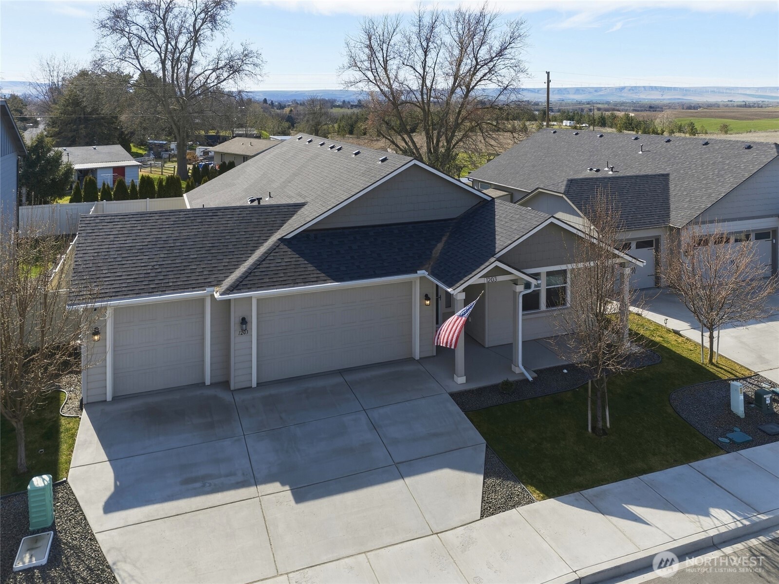 1203 SW Julia Street , College Place, WA 99324