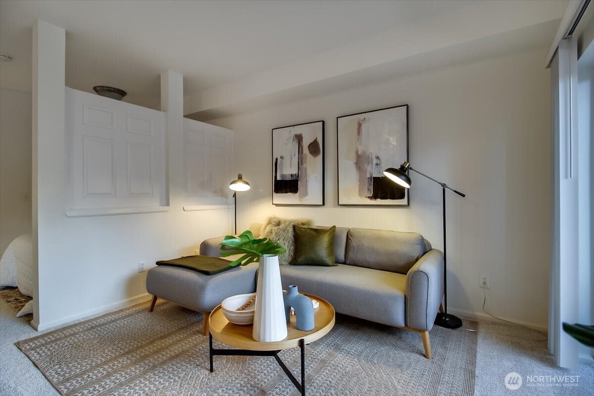 517 225th Lane NE #E102, Sammamish, WA 98074