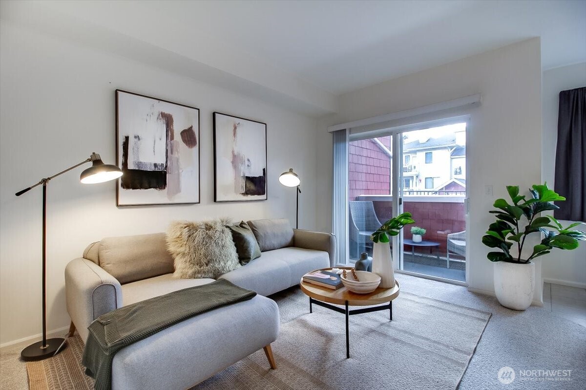 517 225th Lane NE #E102, Sammamish, WA 98074