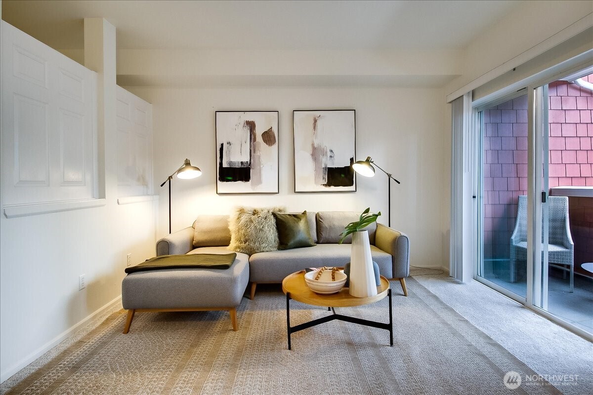 517 225th Lane NE #E102, Sammamish, WA 98074