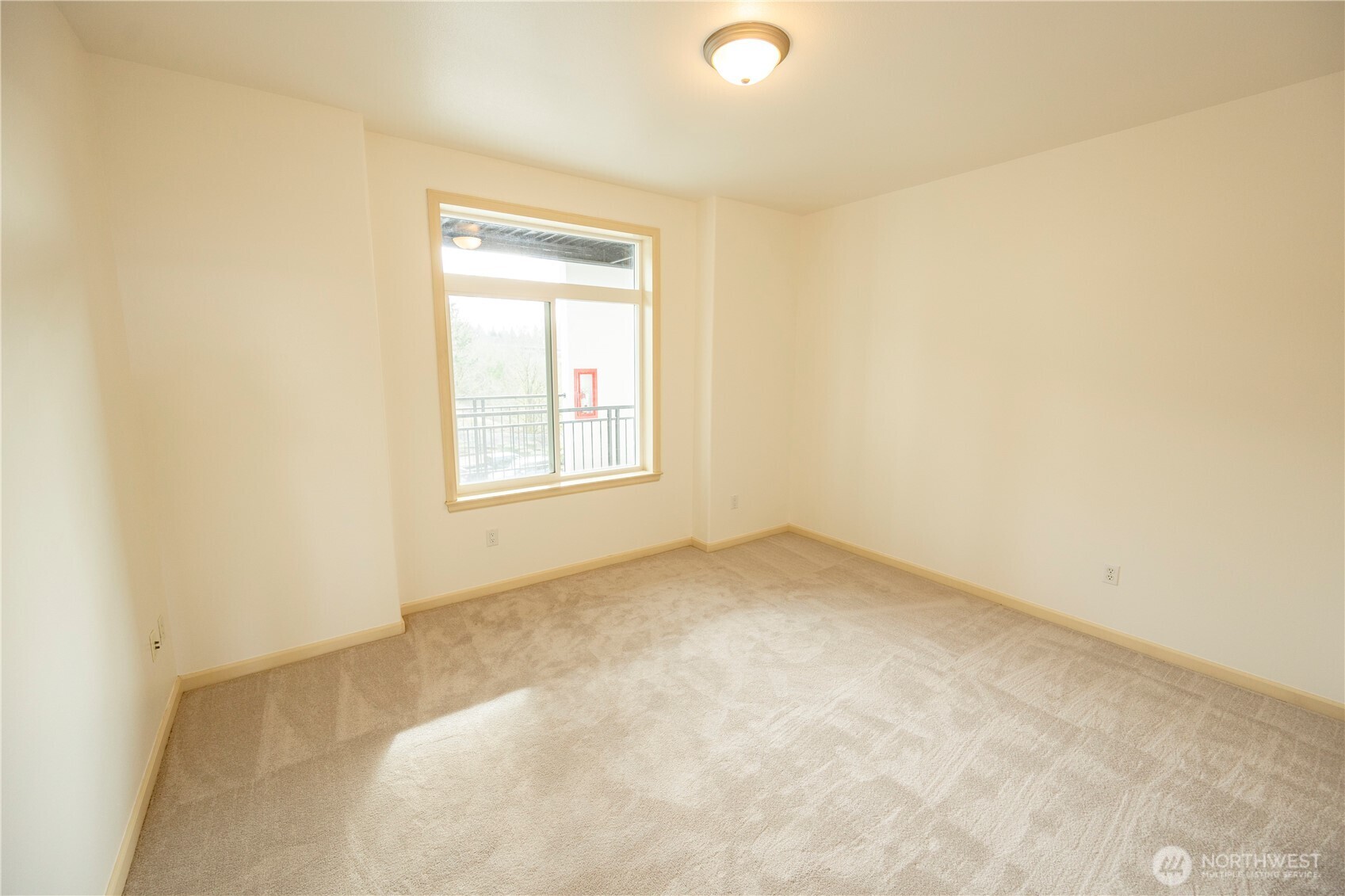 320 E 32nd Street #305, Tacoma, WA 98404