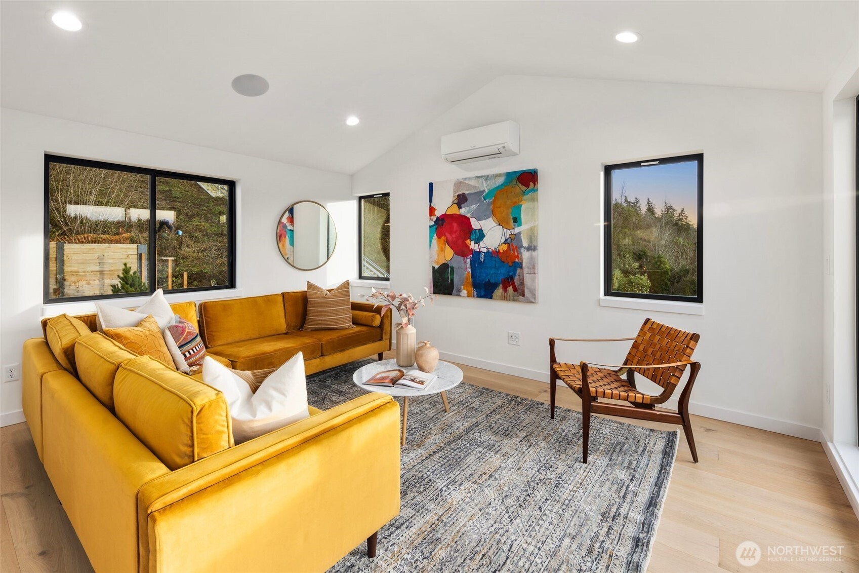 5252 23rd Avenue SW, Seattle, WA 98106