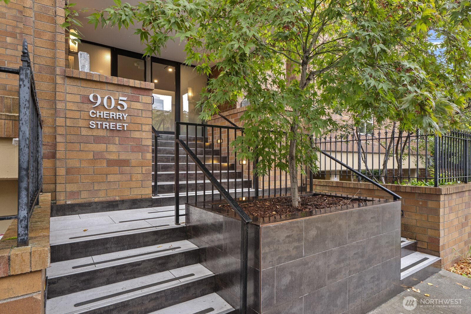 905 Cherry Street #601, Seattle, WA 98104