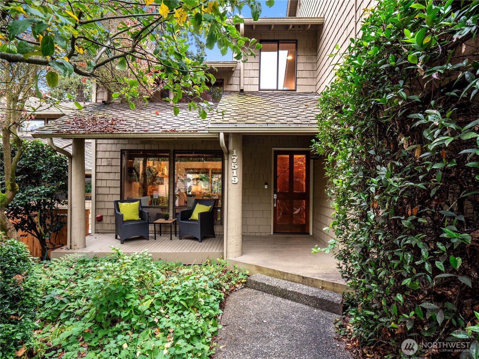 17519 NE 38th Court #9B, Redmond, WA 98052