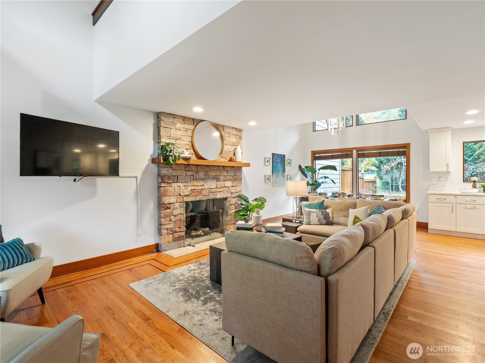 17519 NE 38th Court #9B, Redmond, WA 98052