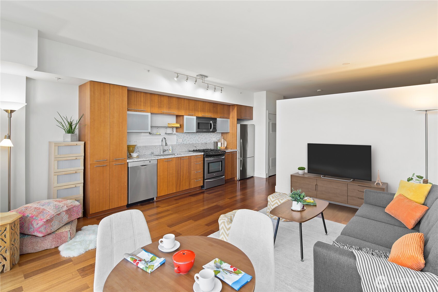 2911 2nd Avenue #810, Seattle, WA 98121