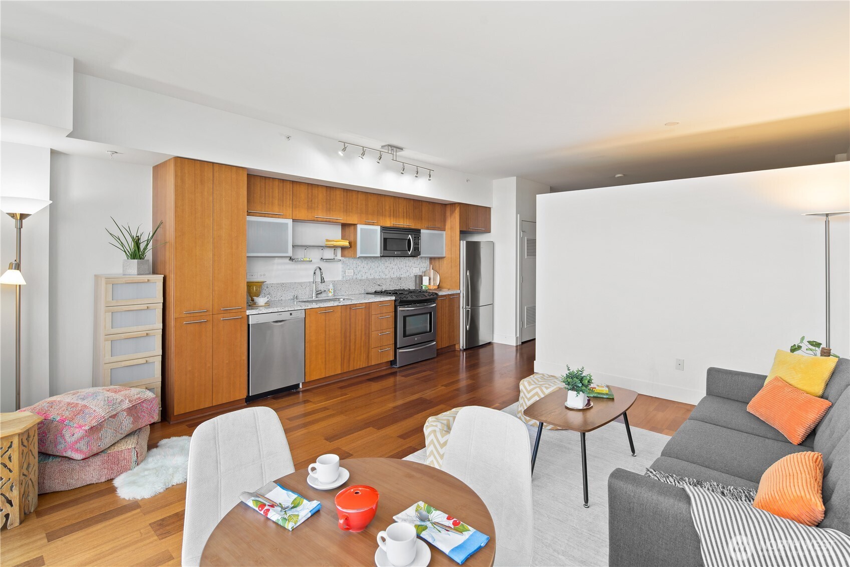 2911 2nd Avenue #810, Seattle, WA 98121