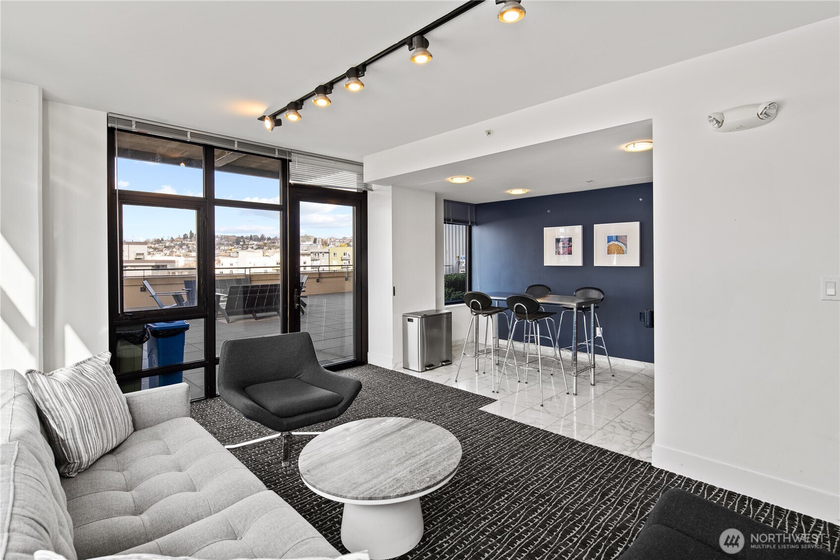 2911 2nd Avenue #810, Seattle, WA 98121