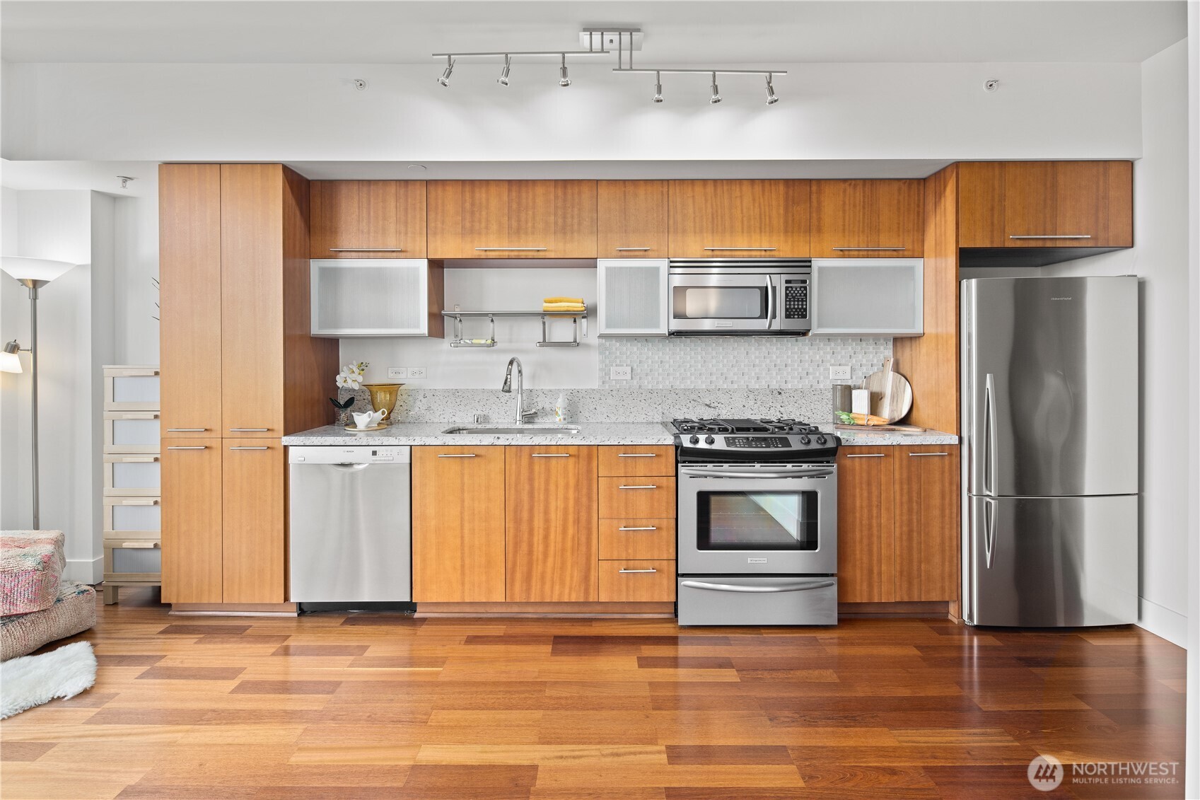 2911 2nd Avenue #810, Seattle, WA 98121