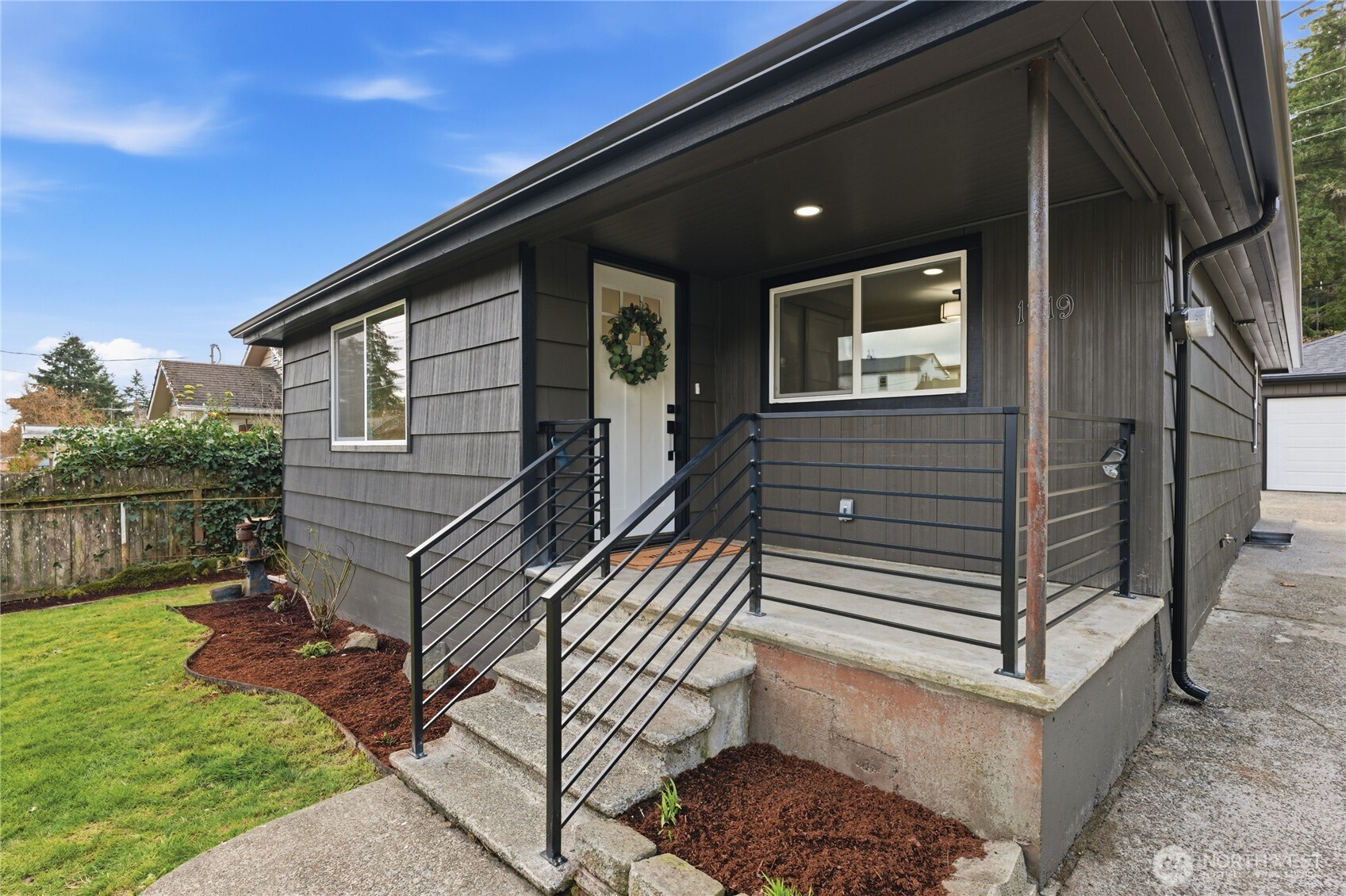 1219 Poindexter Avenue , Bremerton, WA 98312