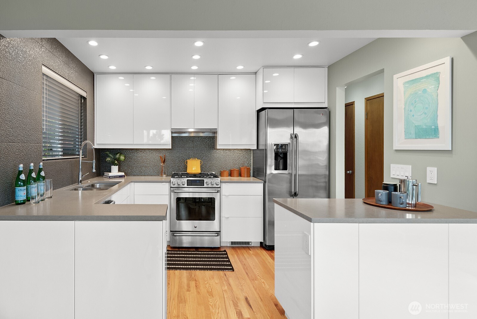 3439 24th Avenue W, Seattle, WA 98199