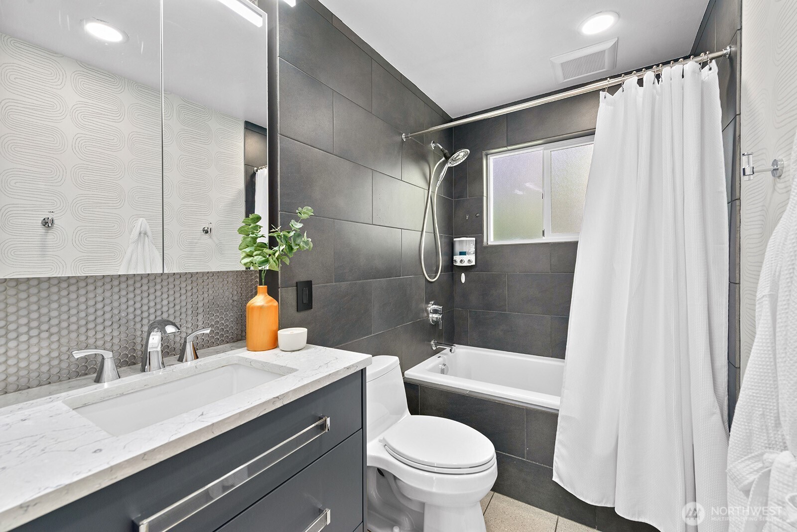 3439 24th Avenue W, Seattle, WA 98199