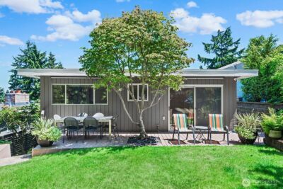 3439 24th Avenue W, Seattle, WA 98199 - Photo 2