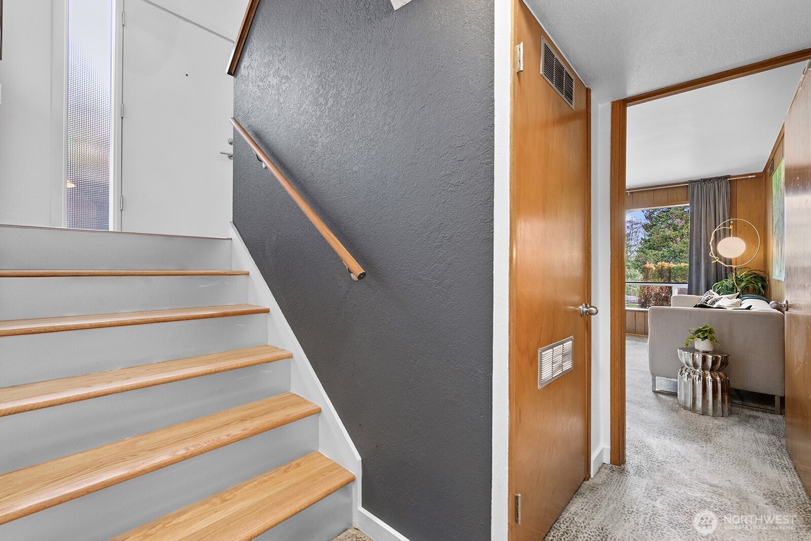 3439 24th Avenue W, Seattle, WA 98199