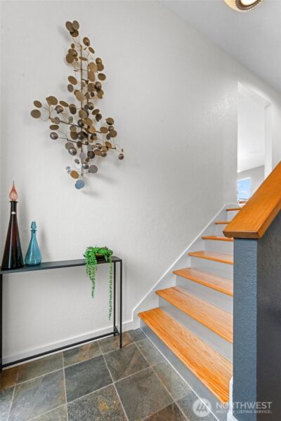 3439 24th Avenue W, Seattle, WA 98199 - Photo 5