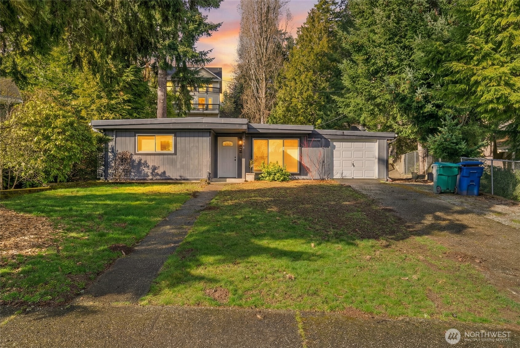 3012 SW 102nd Street , Seattle, WA 98146