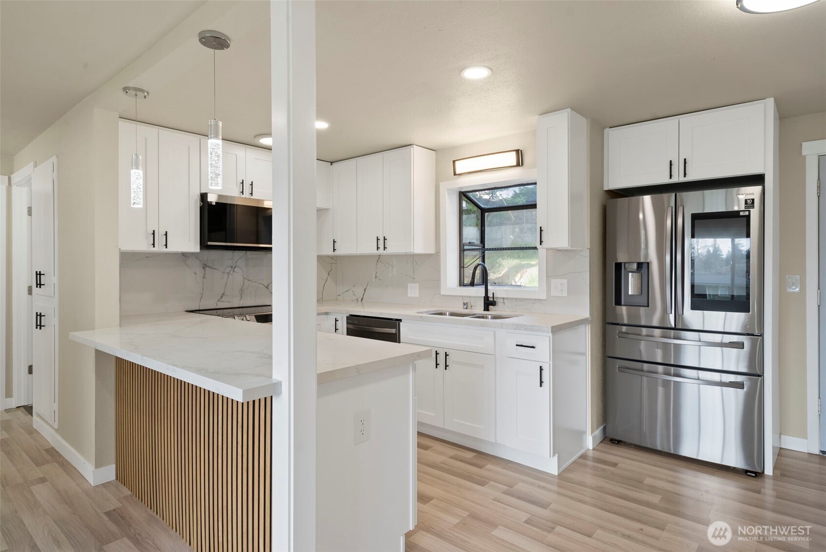 3012 SW 102nd Street , Seattle, WA 98146