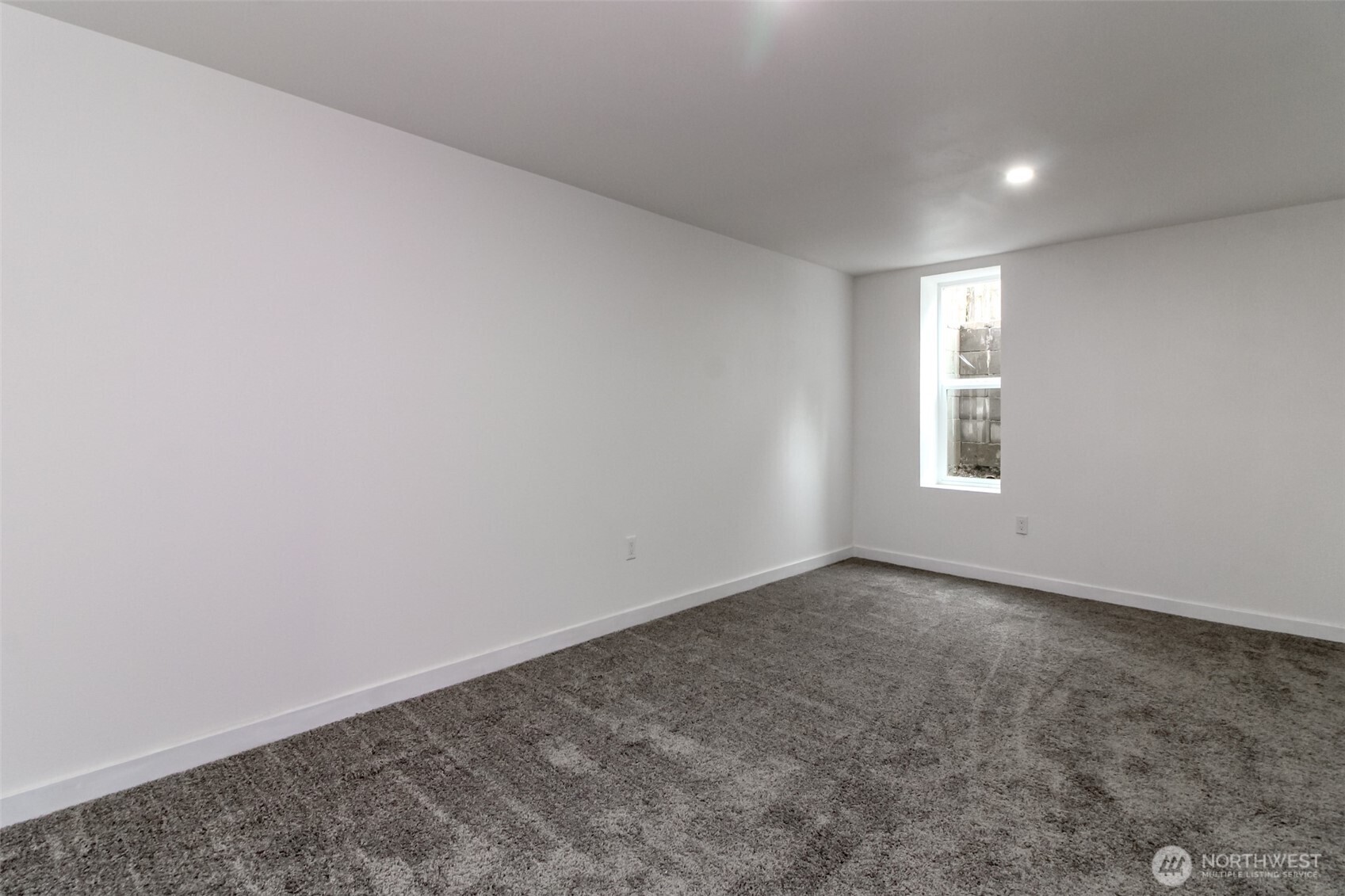 9613 S 240th Street , Kent, WA 98031