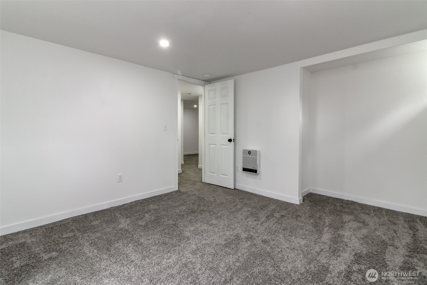 9613 S 240th Street , Kent, WA 98031