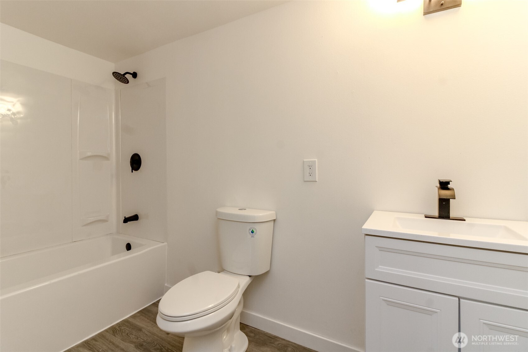 9613 S 240th Street , Kent, WA 98031