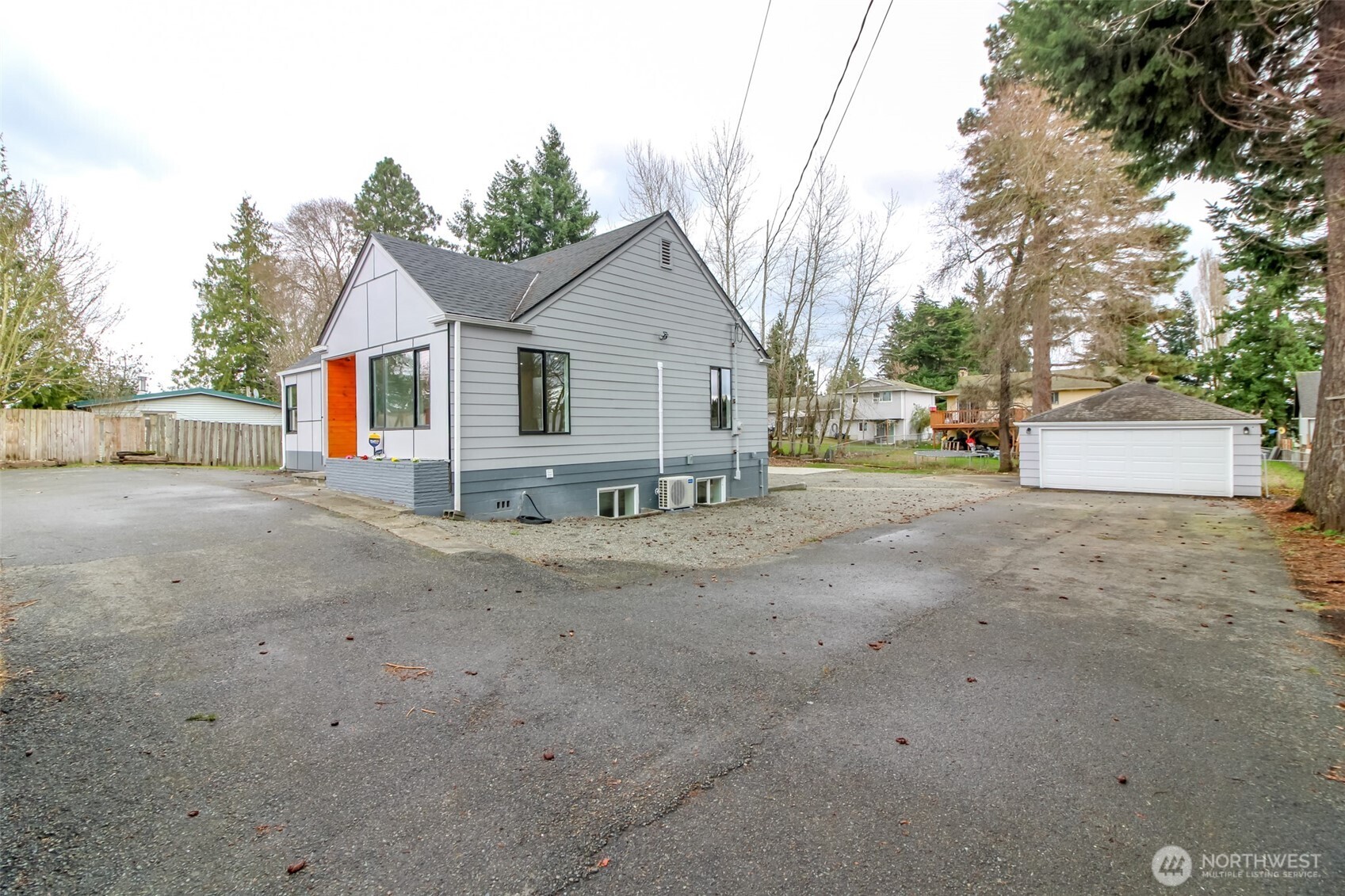 9613 S 240th Street , Kent, WA 98031