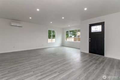 9613 S 240th Street , Kent, WA 98031 - Photo 4