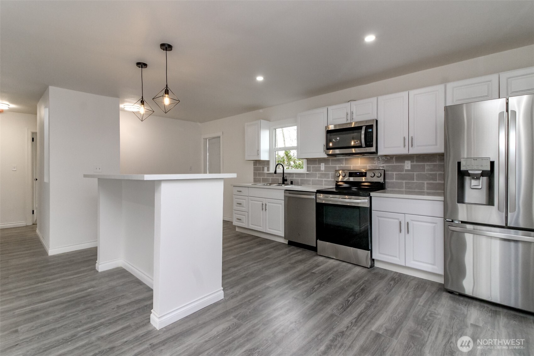 9613 S 240th Street , Kent, WA 98031