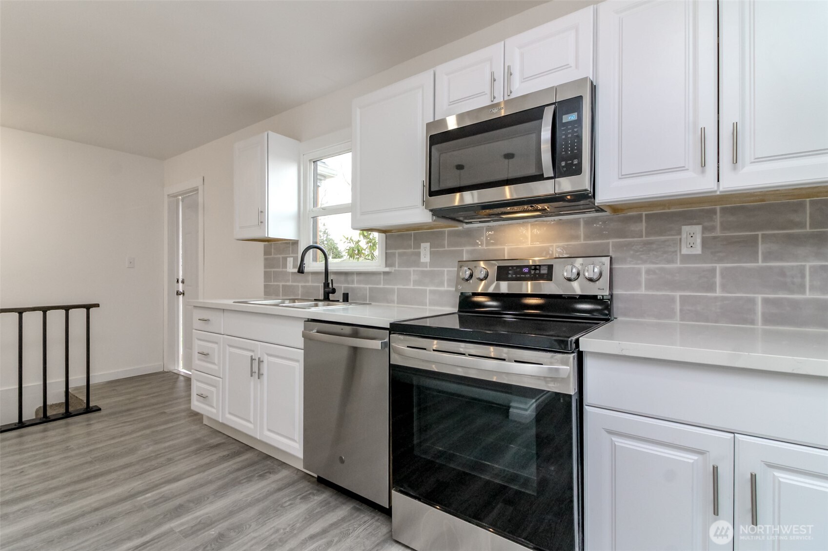 9613 S 240th Street , Kent, WA 98031