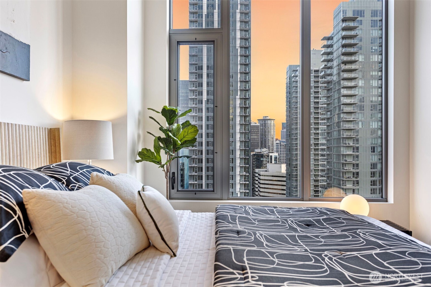 2510 6th Avenue #2504, Seattle, WA 98121