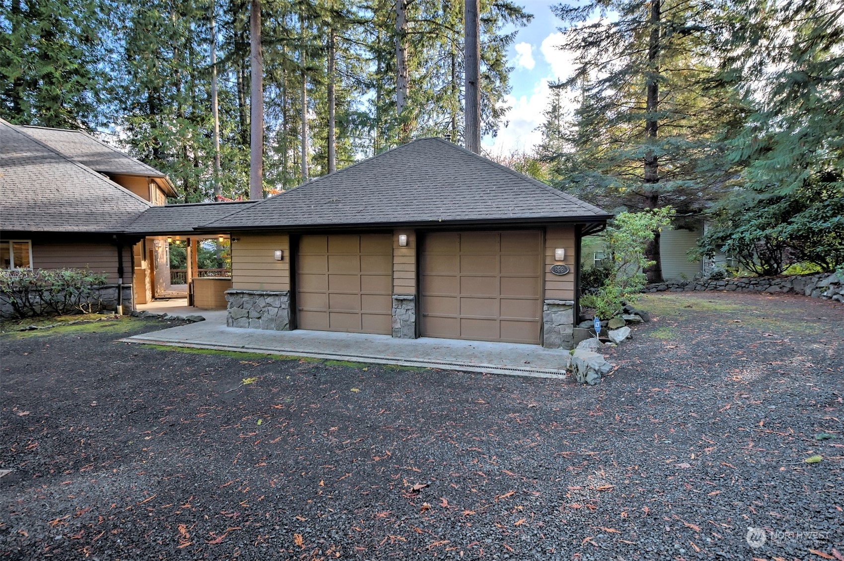 898 SE Dahman Road , Shelton, WA 98584