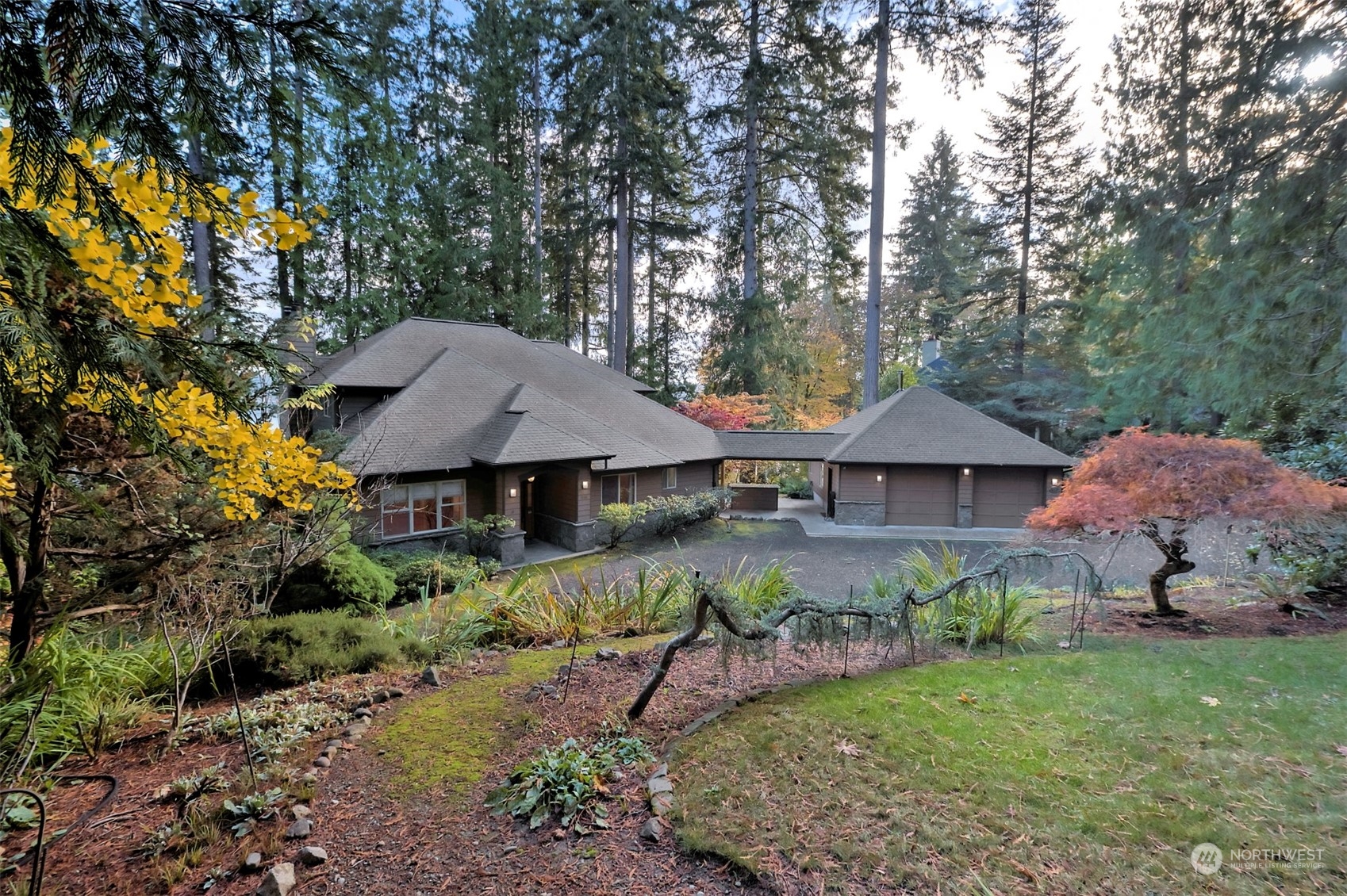 898 SE Dahman Road , Shelton, WA 98584