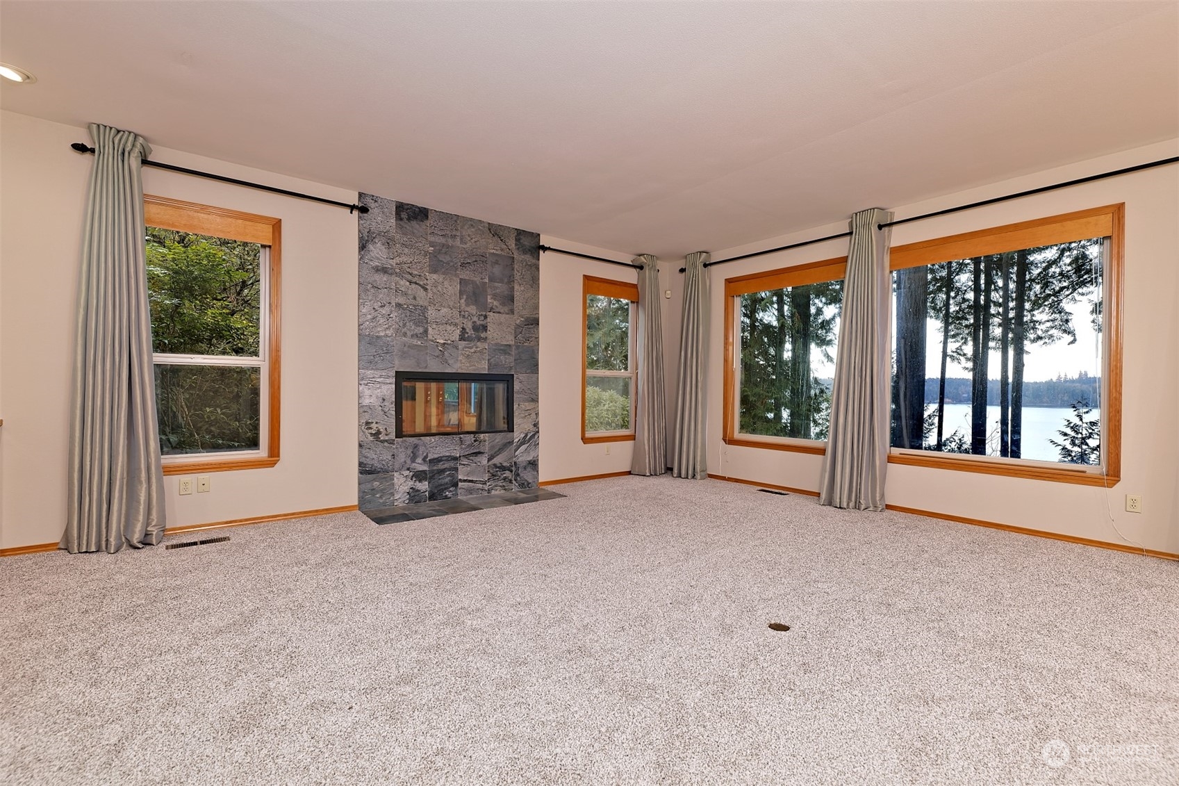 898 SE Dahman Road , Shelton, WA 98584