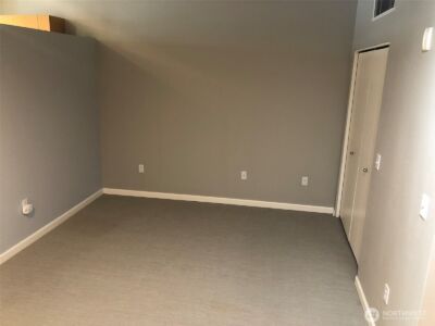 17 W Mercer Street #219, Seattle, WA 98119 - Photo 4