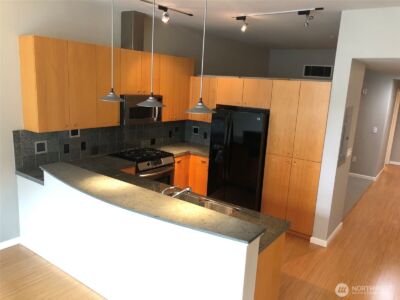 17 W Mercer Street #219, Seattle, WA 98119 - Photo 7
