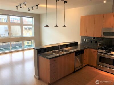 17 W Mercer Street #219, Seattle, WA 98119 - Photo 9