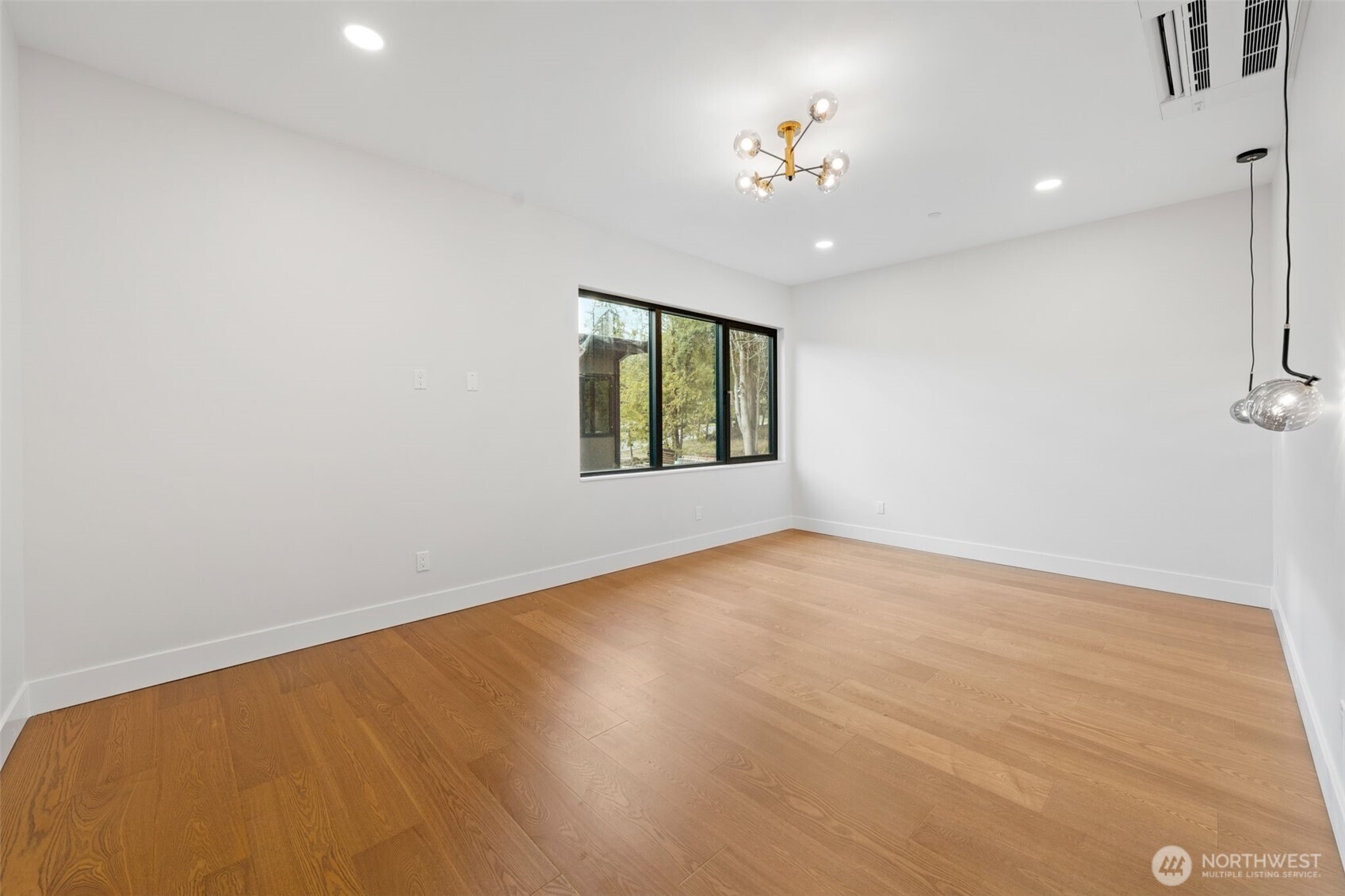 7903 240th Street SW, Edmonds, WA 98026