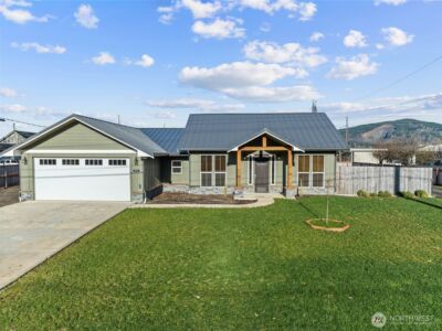 111 1st E , South Bend, WA 99586 - Photo 1