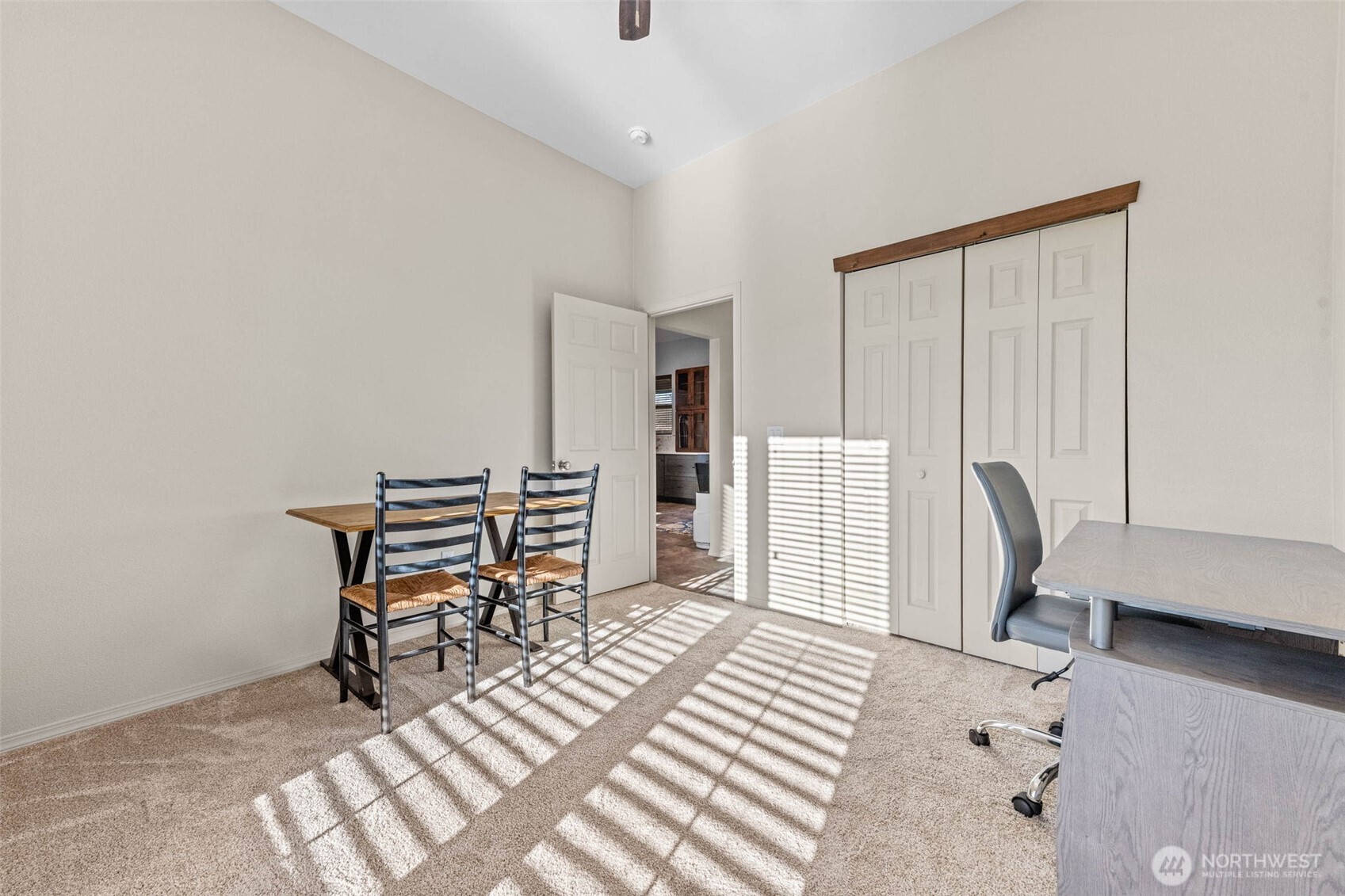 111 1st E , South Bend, WA 99586