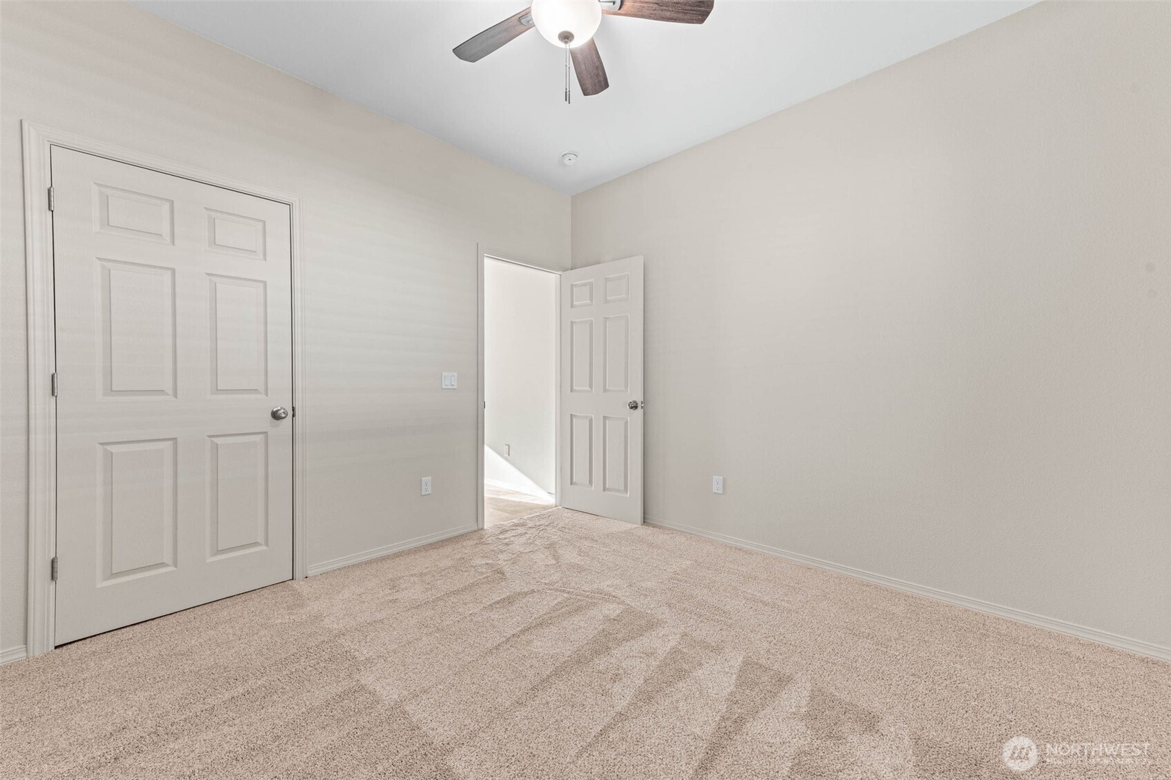 111 1st E , South Bend, WA 99586