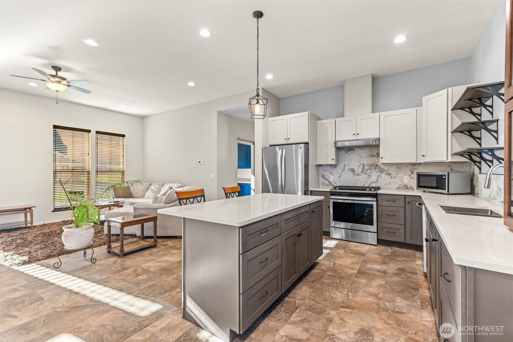 111 1st E , South Bend, WA 99586