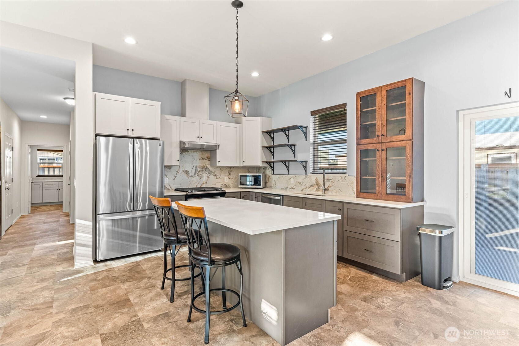 111 1st E , South Bend, WA 99586