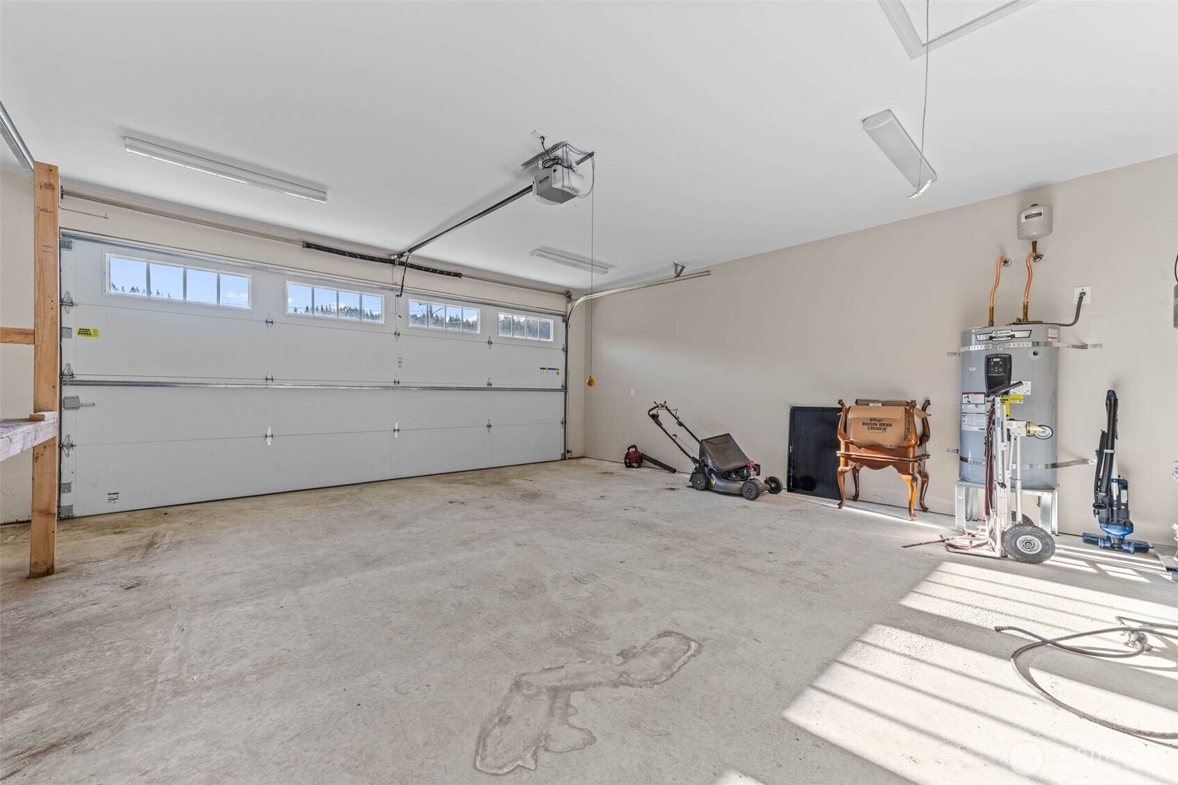 111 1st E , South Bend, WA 99586