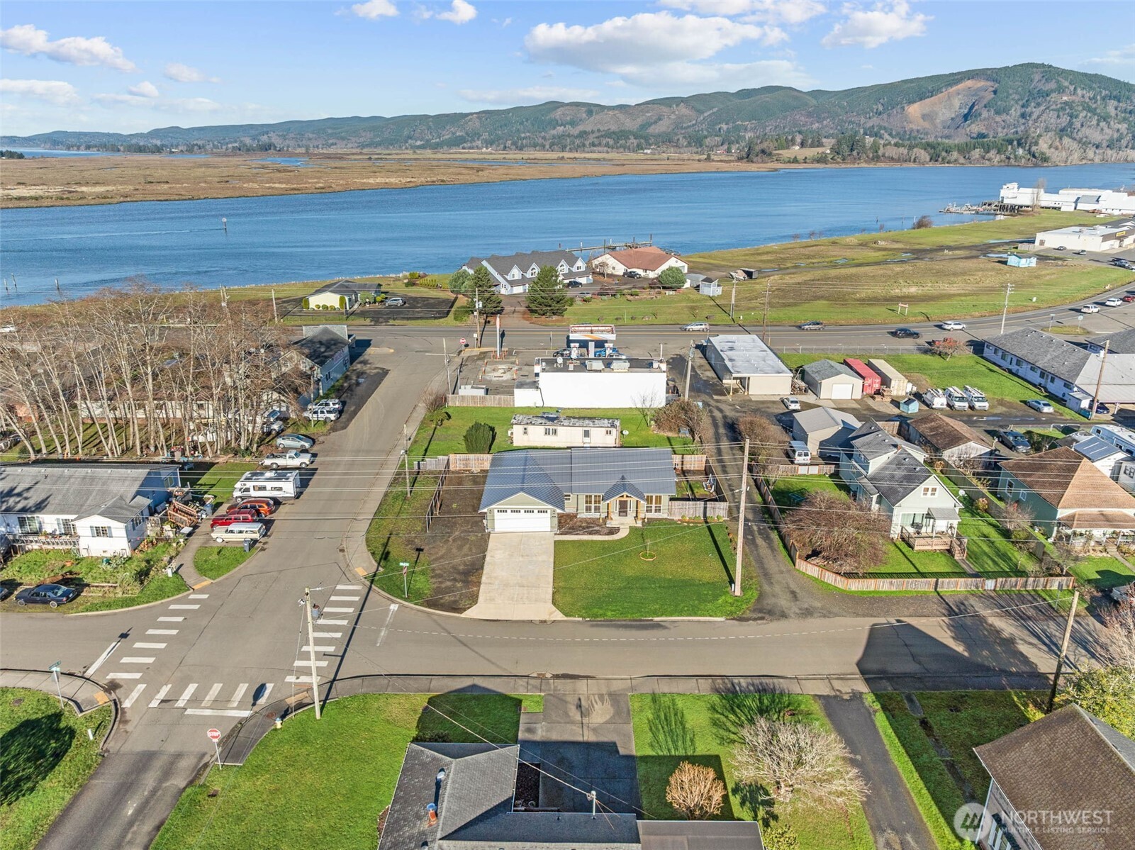 111 1st E , South Bend, WA 99586