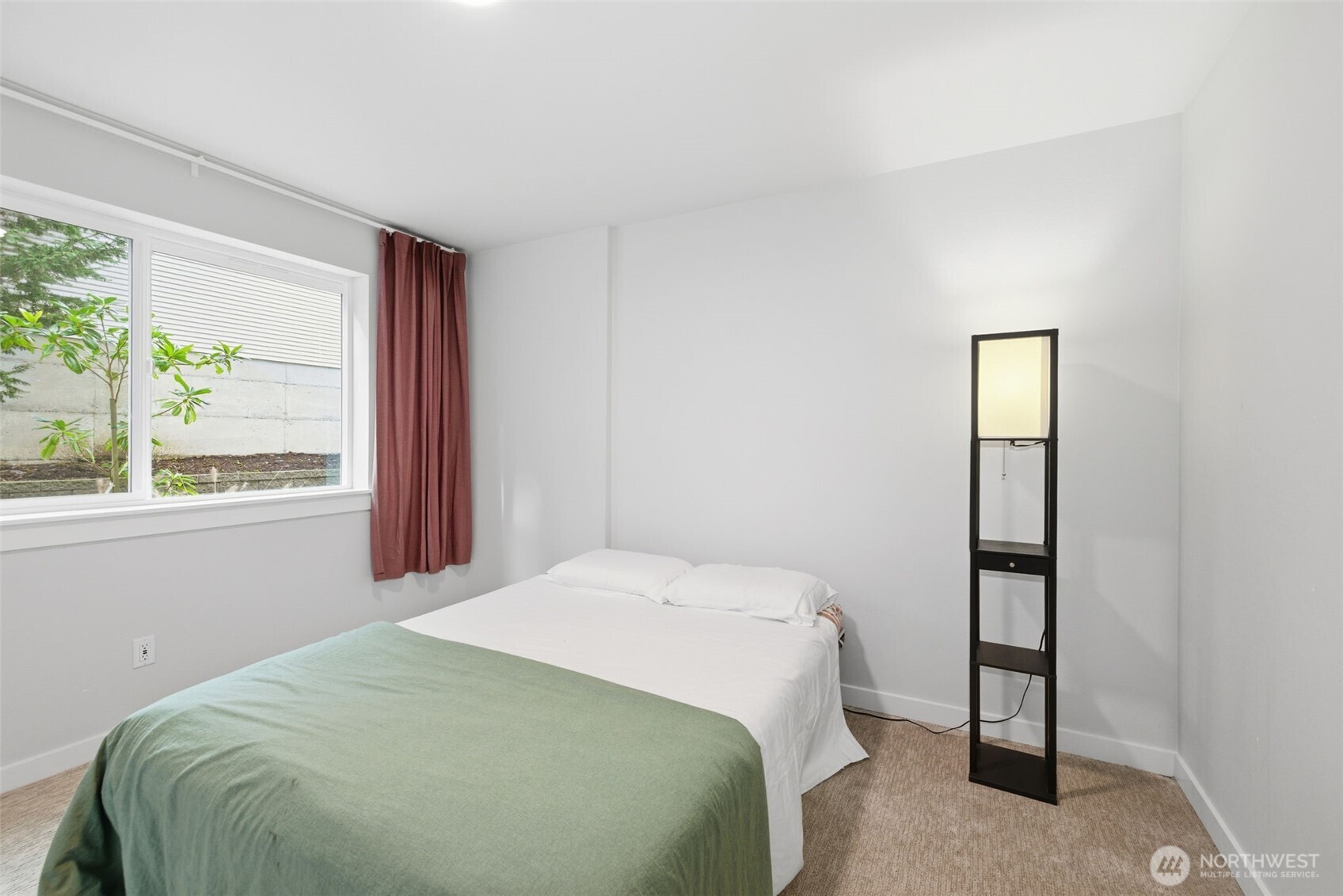 806 164th Street SW #B3, Lynnwood, WA 98037