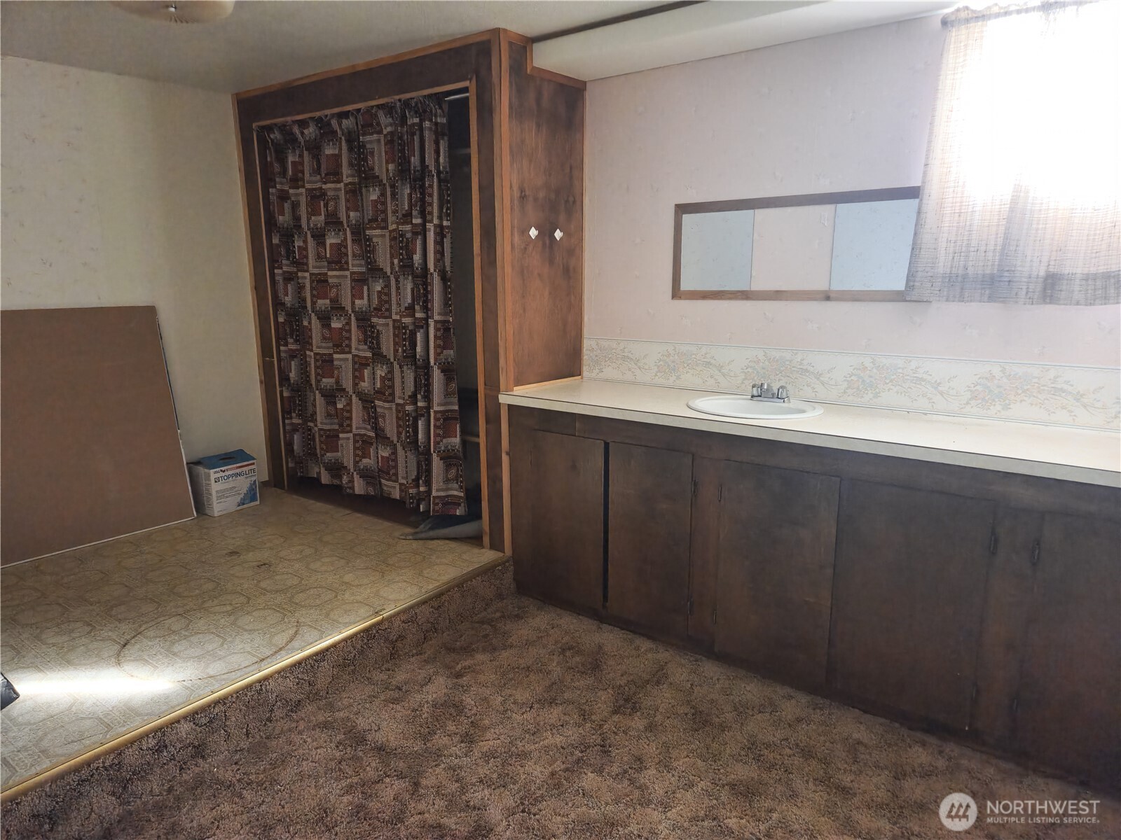 615 5th Street , Oroville, WA 98844