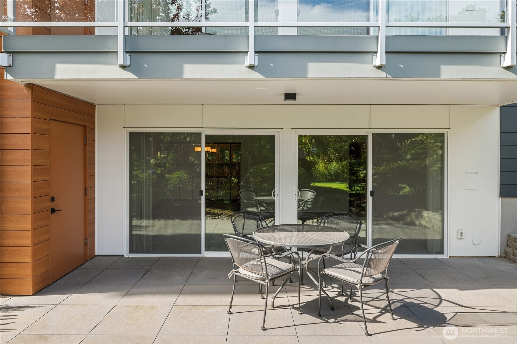 2501 Canterbury Ln E #106, Seattle, WA 98112-3820