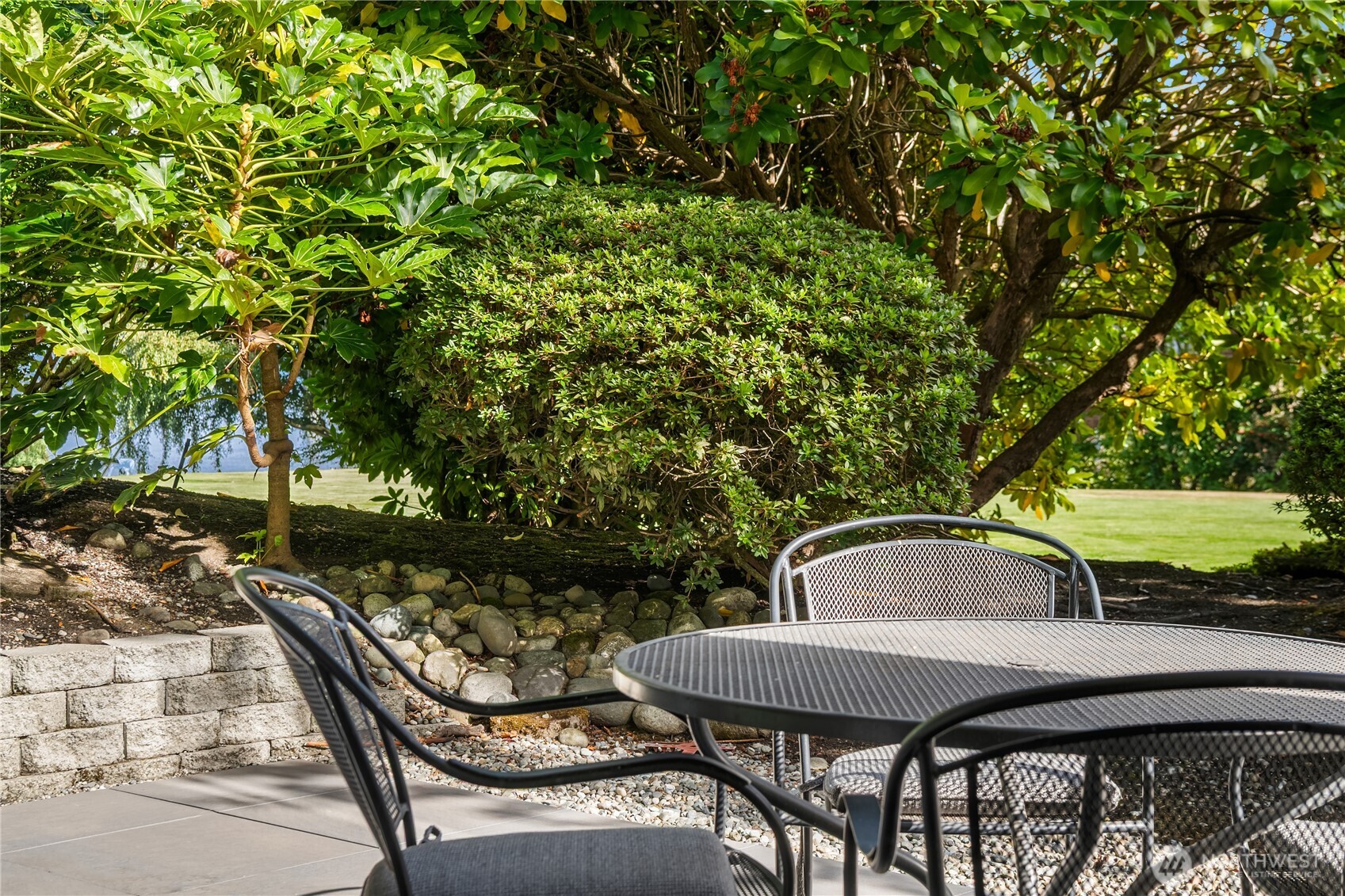 2501 Canterbury Ln E #106, Seattle, WA 98112-3820